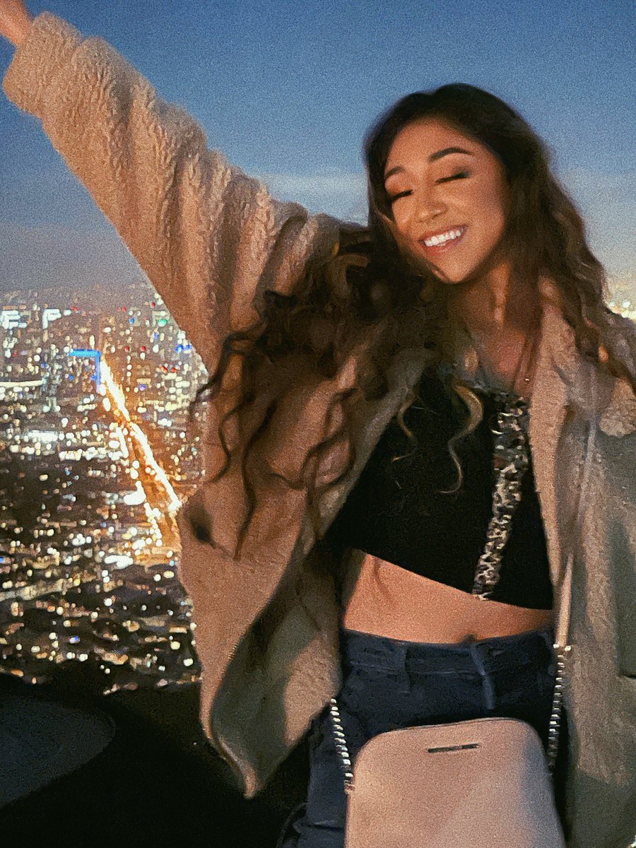 slayedbysoph's tweet image. bitch im beaming ✨