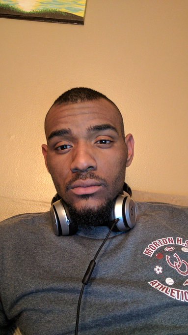 First pic was 4 years ago, second pic was 2 days ago lol the growth is real! Also, why did I used to<a href="/tag/mvsales"class="tags"><span>#mvsales</span></a><a href="/tag/mvboys"class="tags"><span>#mvboys</span></a>