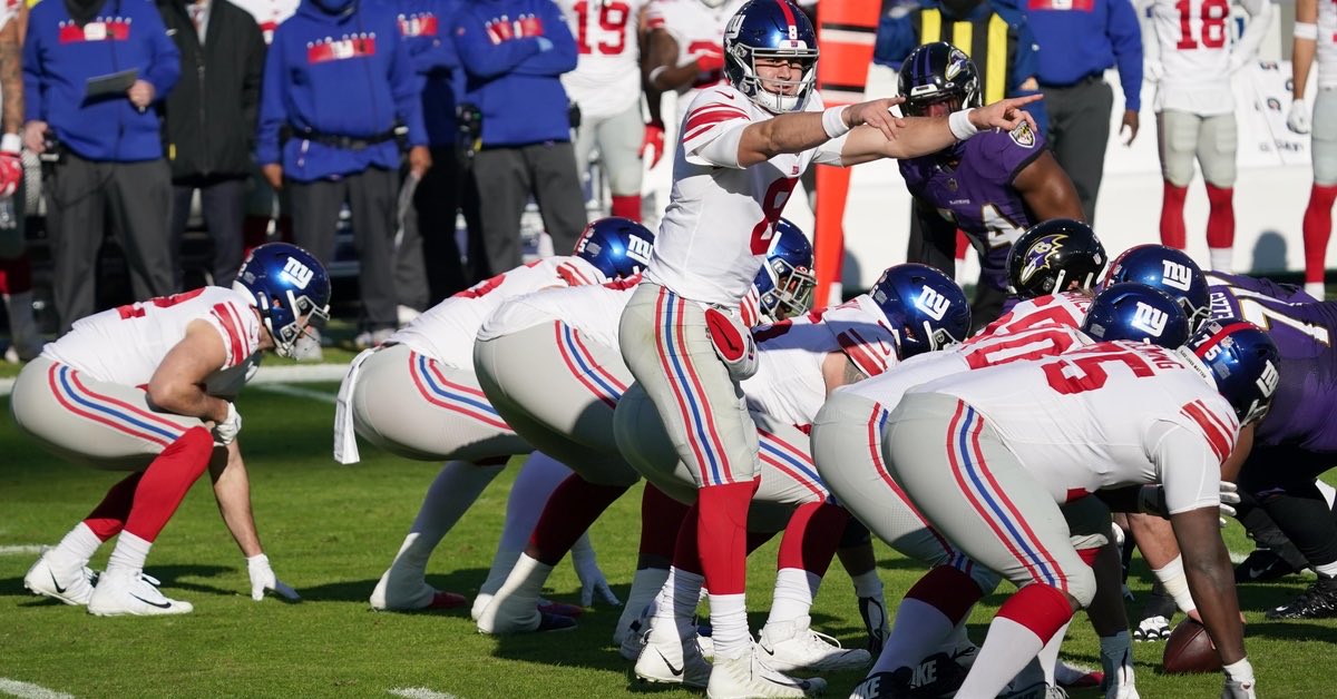 RalphVacchiano's tweet image. If Daniel Jones is the QB the Giants think he is, Sunday would be a good time for him to prove it ... bit.ly/38K3HDh