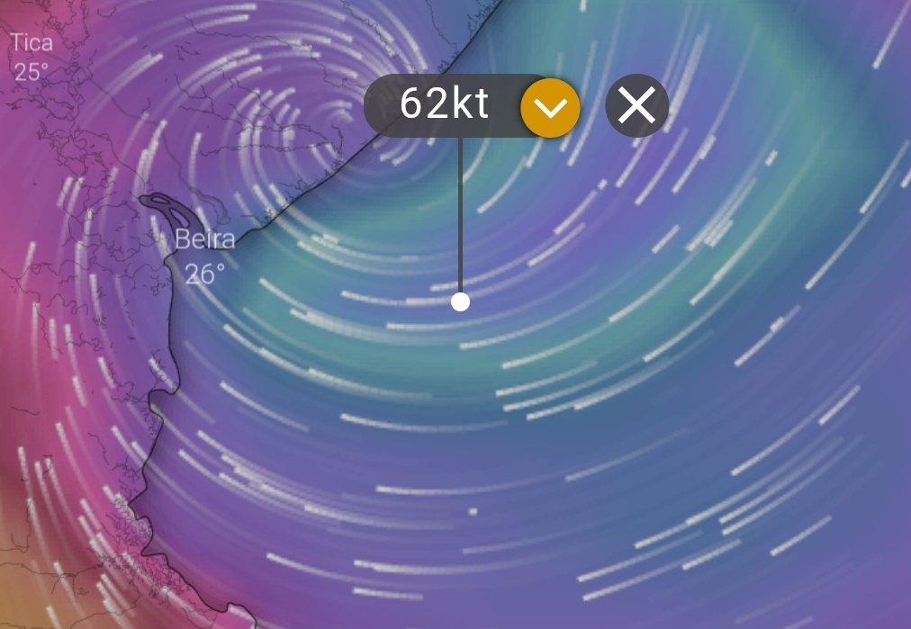 afriwx's tweet photo. Latest update on #tropicalstorm #chalane

CHALANE is now making landfall with Beira with current wind speeds estimated at 60 knots. Everyone in 🇲🇿 Mozambique please take care and #staysafe 

Read the full post at https://t.co/wbdpmAsRWp https://t.co/PpQWoeRw64