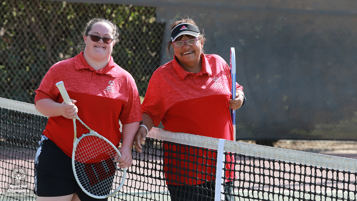 SOSoCal's tweet photo. Athletes are always offering positive reinforcements to each other on and off the court. Read more about these inspirational, supportive stories at https://t.co/imK6I2VUji. #WeAreSOSC #InsideSOSC https://t.co/eknkPxRPAU