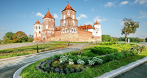 I don't know how this struggle will play out. Cynicism and pessimism only serve the interests of the powerful. But I hope one day it will not be a land of heartbreak. I would like to see it once more.