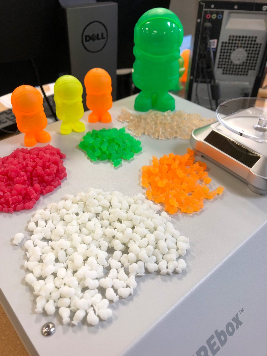 Phil_A_Ment's tweet photo. Prepared for battle.
@MatterHackers #MHBuild resin offering some crisp colors. https://t.co/DALXeJOlfw