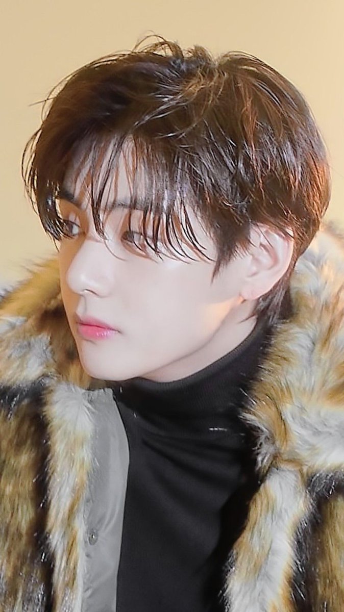 sexycoleeeee's tweet photo. Hi V/Kim Taehyung!! Happy birthday to us-yea us, I am so lucky right? We have the same birthday, I was born at the same date with one of the seven boys I love the most! I wish you'll notice me. Saranghae, take care! @BTS_twt 
#HappyBirthdayTaehyung  
#HappyBirthdayV  
#HAPPYVDAY https://t.co/sWKFrg1oVf