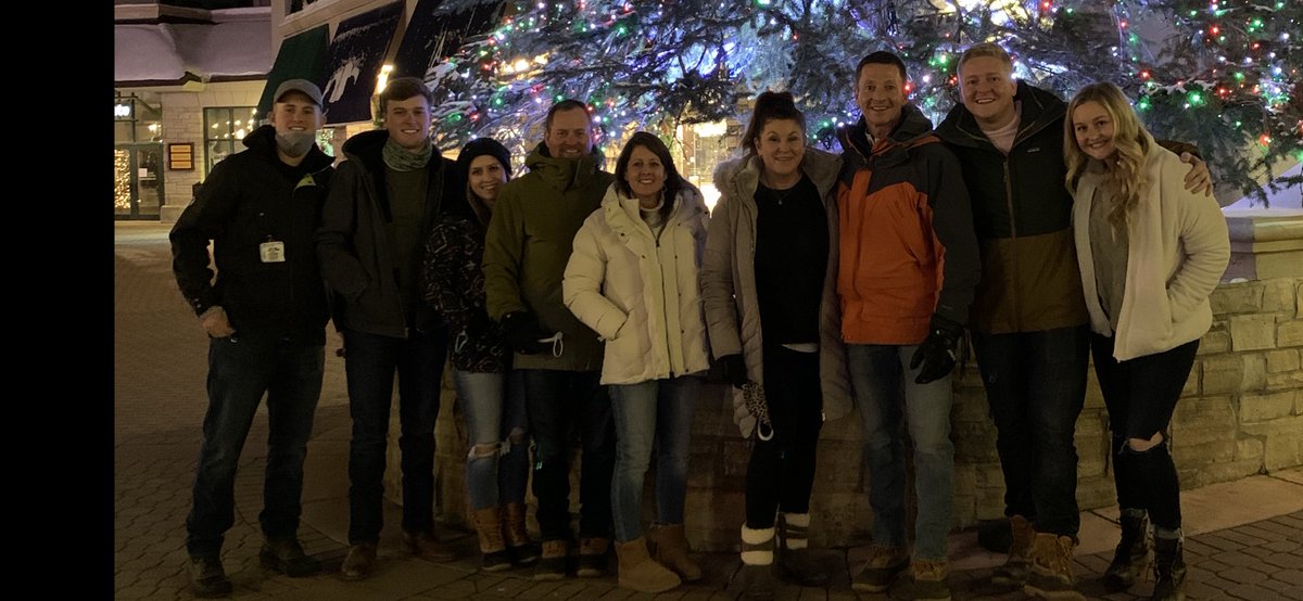 scottlindsays's tweet photo. Another Christmas in Colorado https://t.co/LepF6Fs7cc