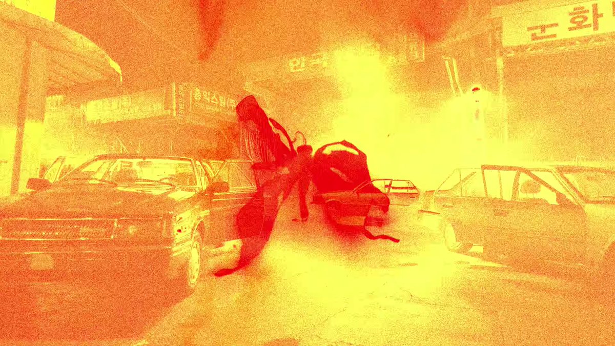 And this is random, but those colors and the context reminded me of Let Me In too. Probably a coincidence, but it would be cool to see Hyunjin/Haseul/Yeojin's moon intro colors having meaning elsewhere too, since they're different from the rest and not simply their own colors