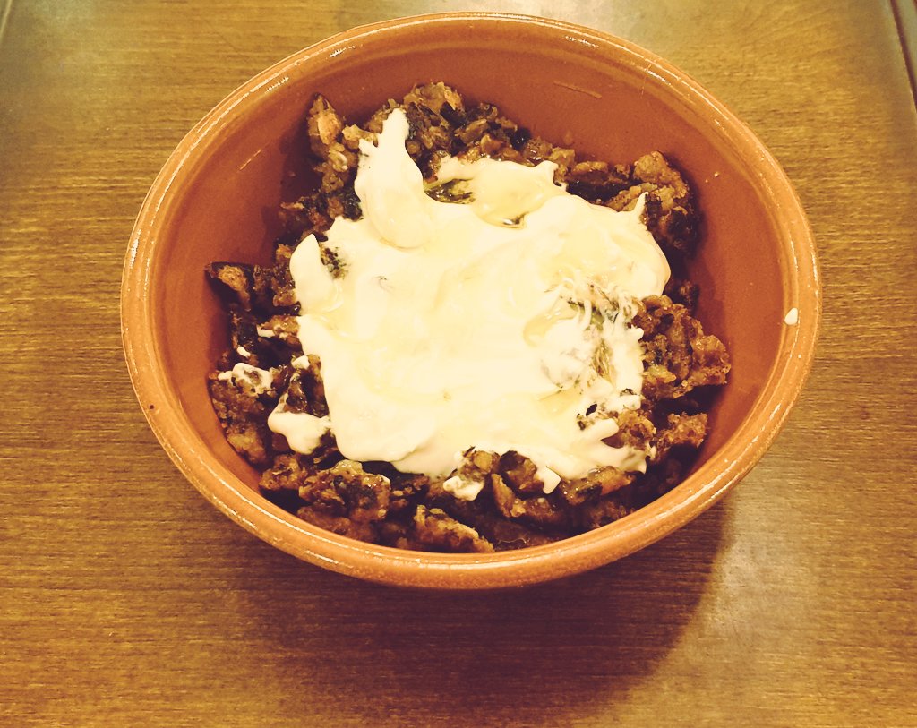 ناس كثير فاهمة الأكل الصحي غلط

يعتقدو إنه:
مو طعم
صعب التحضير
غالي جدا

الموضوع يحتاج لمسات منك
وحت...