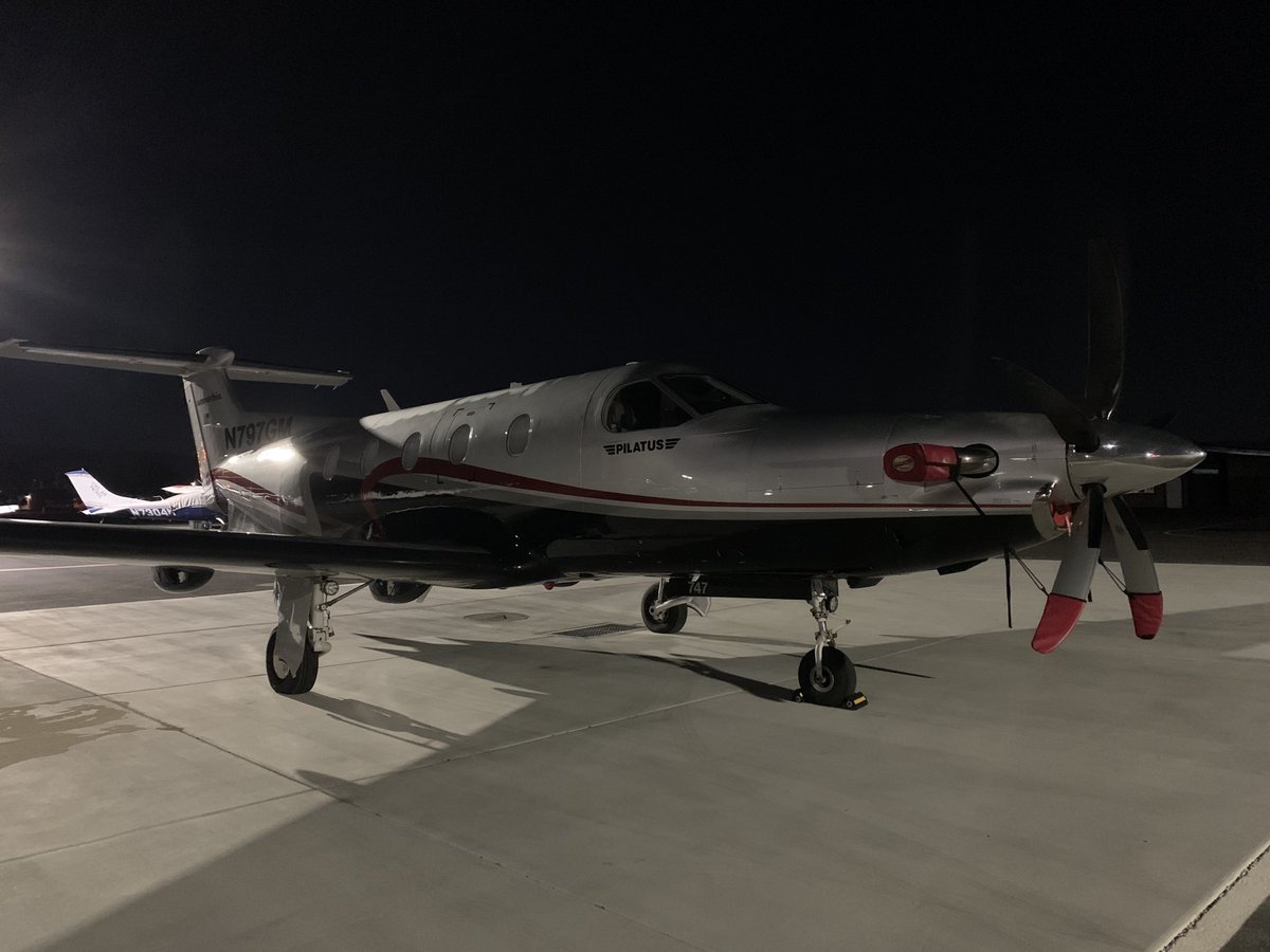 I love turboprops. The sound of the engines is energizing. And they just look hot. Why fly just anything?
