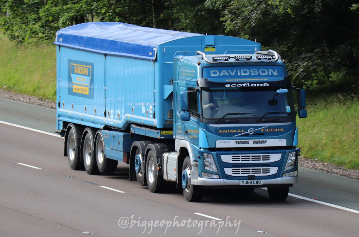 Always well presented outfit of <a href="/davidsonsfeeds/">Davidsons Feeds</a> <a href="/VolvoTrucksUK/">Volvo Trucks UK</a>  with <a href="/MuldoonTS/">Muldoon Trailers</a>  trailer heading north on m74 earlier in 2020 <a href="/_transportnews/">Transport News</a> <a href="/TrucknDriver/">Truck & Driver</a> #animalfeed