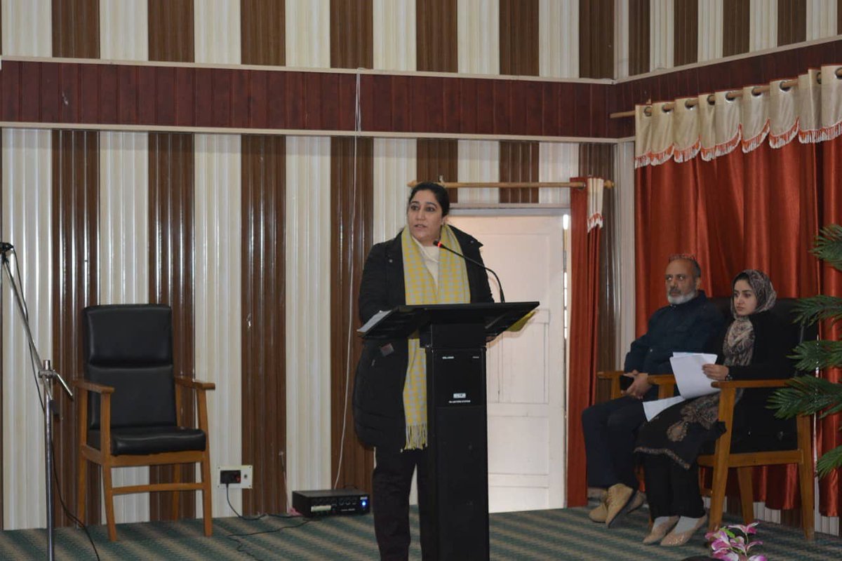 sahuliyatkmr's tweet photo. Alhamdullah Successfully Organized #togetherwewill "Award Ceremony For Covid Warriors" 2020 Sponsored By
(Wild Farm Organics),
(Craftorbs helping Hand),
(Creative Kashmir) At
Sp Hr Sec Auditorium On 27th December
#SKVT https://t.co/eupA5GekWm