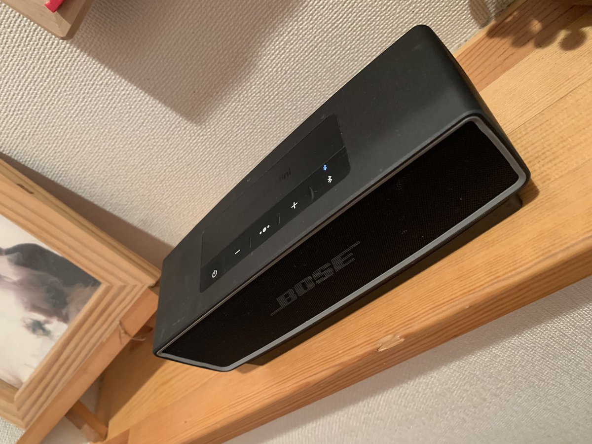 KNPEHEHKO__B's tweet photo. このスピーカーはほんといい買い物した。めちゃくちゃ深みのある音出してくれる。テルミの音に通じるものがある(笑)
#BOSE
#SoundLinkMini https://t.co/tz8jJwvVMh