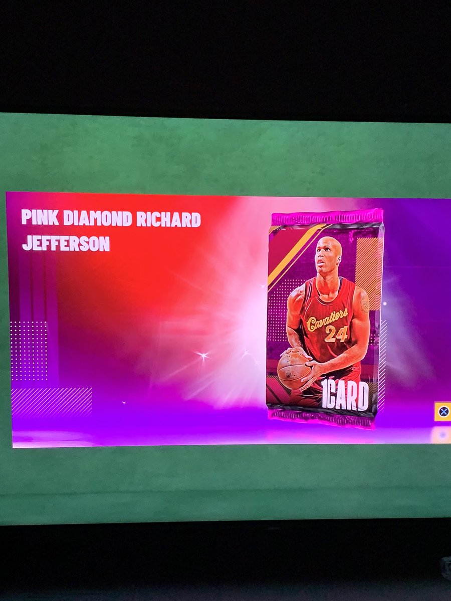 rjn06's tweet photo. Lucky day for me! @Big_C_Richy23 @Bio2k_ @mosballin @Witness2k17 @ItsShake4ndbake @xDcentric @NBA2K_MyTEAM https://t.co/XP12haefWi
