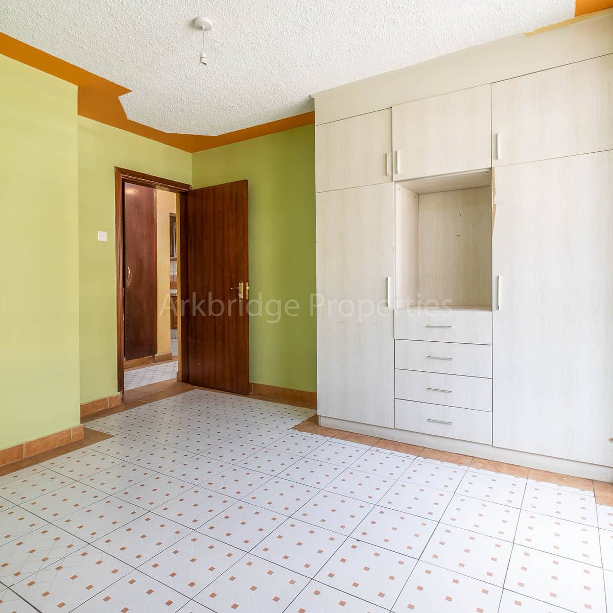ArkbridgeP's tweet photo. Looking for a #familyhome? 
Check out these Stylish and Spacious 3 Bedroom Apartments located in Syokimau near Gateway mall.
Selling at Ksh 9M 
 📞 0733 888378
sales@arkbridgeproperties.co.ke
#spacious
#Stylish 
#apartments
#wednesdaythought 
#NewYearGoals 
#homeownership https://t.co/FpctXqlAjM