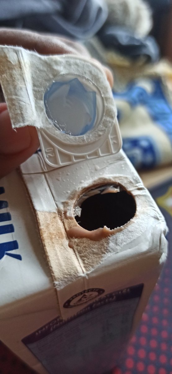 ncustz's tweet photo. Yah.. Gimana ya.. Kuat sih ngabisin 1 liter.. Tapi kayaknya bakalan kembung deh https://t.co/8rJ4UYYt5c