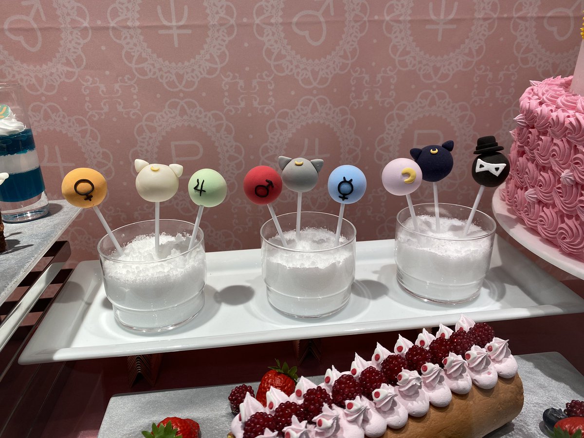t_unmasked's tweet photo. Wedding banquet theme at the Sailor Moon Store 🌘 https://t.co/t3mFrAxrAk