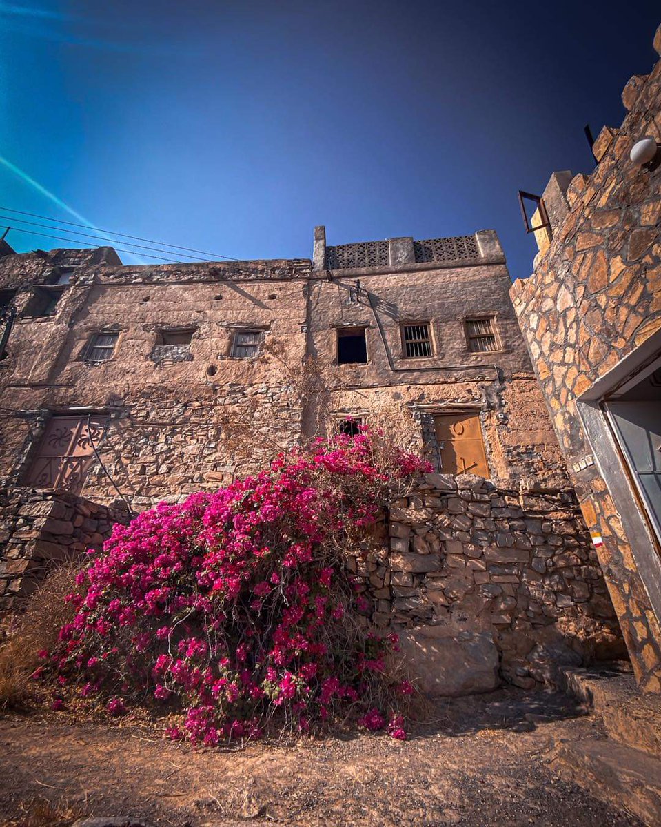 ابدأ صباحك بمفتاحين🗝🗝
النيه الطيبة: فهي مفتاح باب الرزق.
والكلمه الطيبة: فهي مفتاح باب القلوب

صباح الخير ♥️