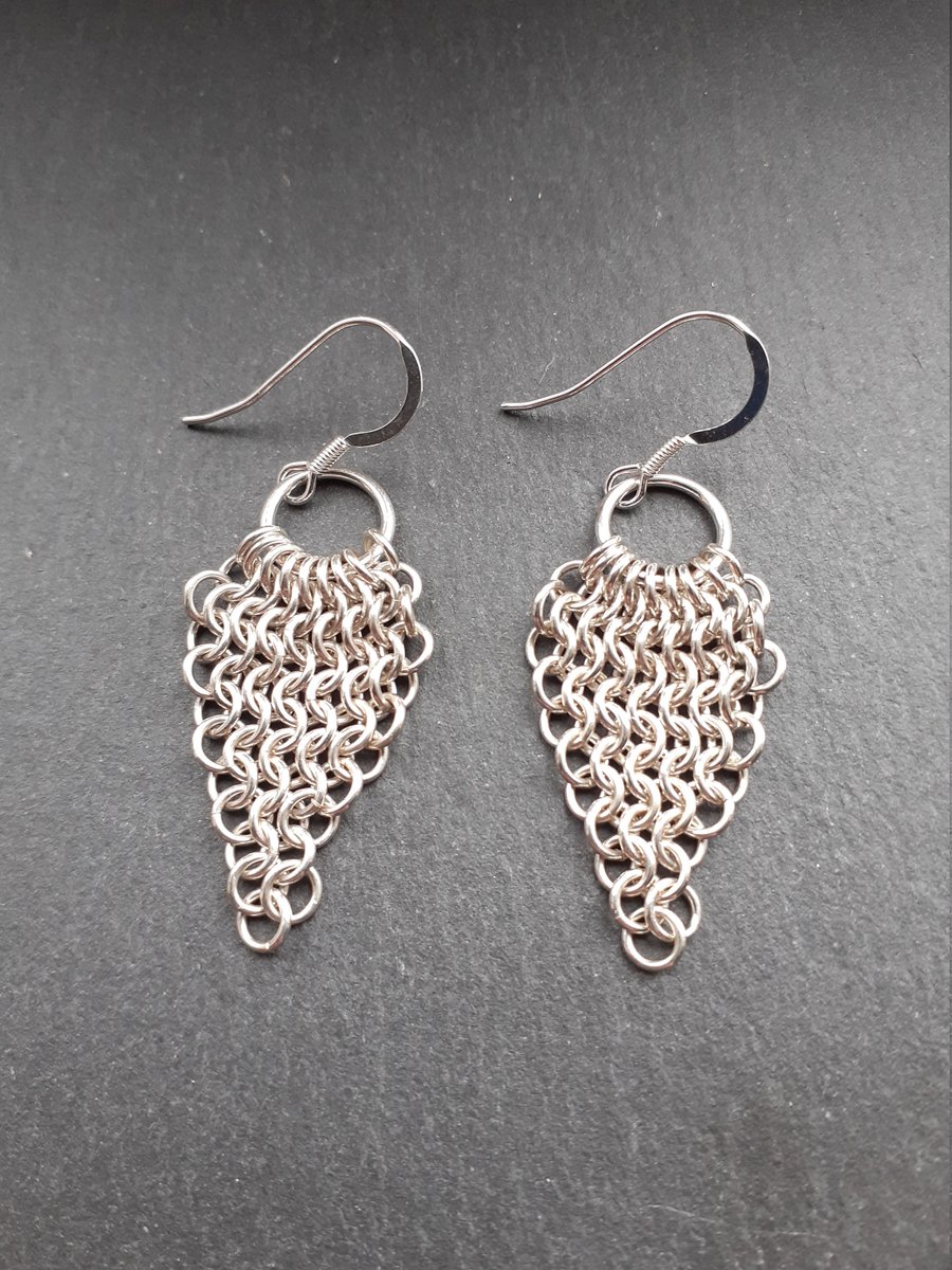 ArtisanJByViv's tweet image. Chainmaille Earrings, Sterling Silver Chandelier Earrings, Dangle Earrings, Stocking Stuffers For Women, Mum Christmas Gift tuppu.net/b2bcf095 #Etsy #BeadsofCreation #StockingStuffers