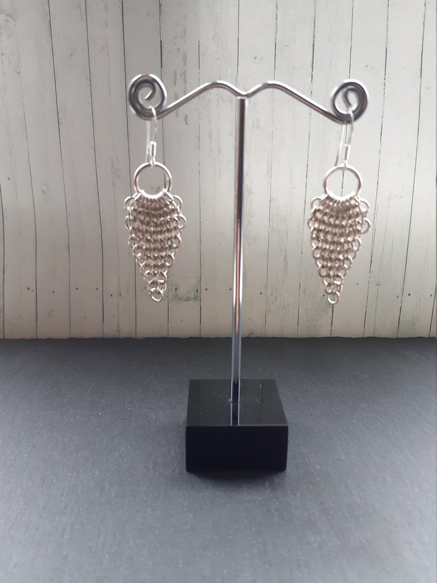 ArtisanJByViv's tweet image. Chainmaille Earrings, Sterling Silver Chandelier Earrings, Dangle Earrings, Stocking Stuffers For Women, Mum Christmas Gift tuppu.net/b2bcf095 #Etsy #BeadsofCreation #StockingStuffers