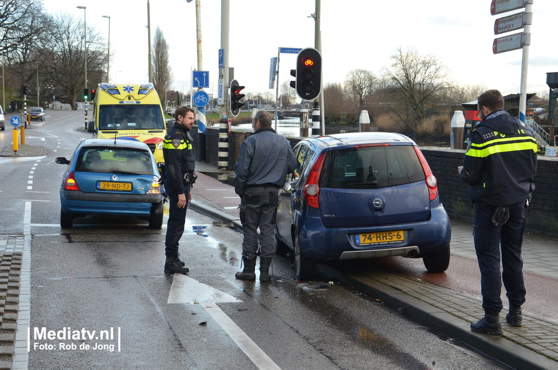 Melding ambulance Nieuwe Veerstal Gouda inzake aanrijding