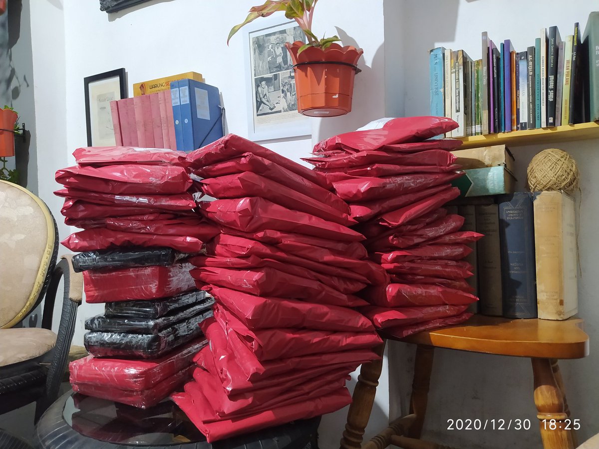 WarungSejarahRI's tweet photo. Alhamdulillah, Terkirim malam ini!!!!
Terima kasih sudah beli buku di #WSRI
🙏🙏☕📚 https://t.co/OzoyAj68E4