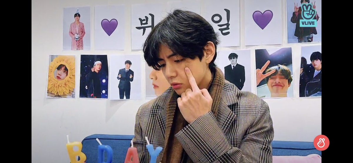 _hazel_55_'s tweet photo. @Vliveofficial Happy birthday Kim Taehyung! I love you💜🥺🐯 #KimTaehyung #kimtaehyungbirthday https://t.co/3S01pgw2Bk