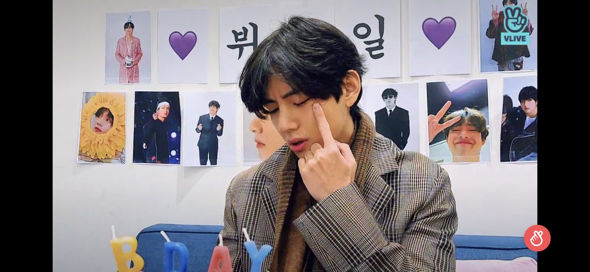 _hazel_55_'s tweet photo. @Vliveofficial Happy birthday Kim Taehyung! I love you💜🥺🐯 #KimTaehyung #kimtaehyungbirthday https://t.co/3S01pgw2Bk