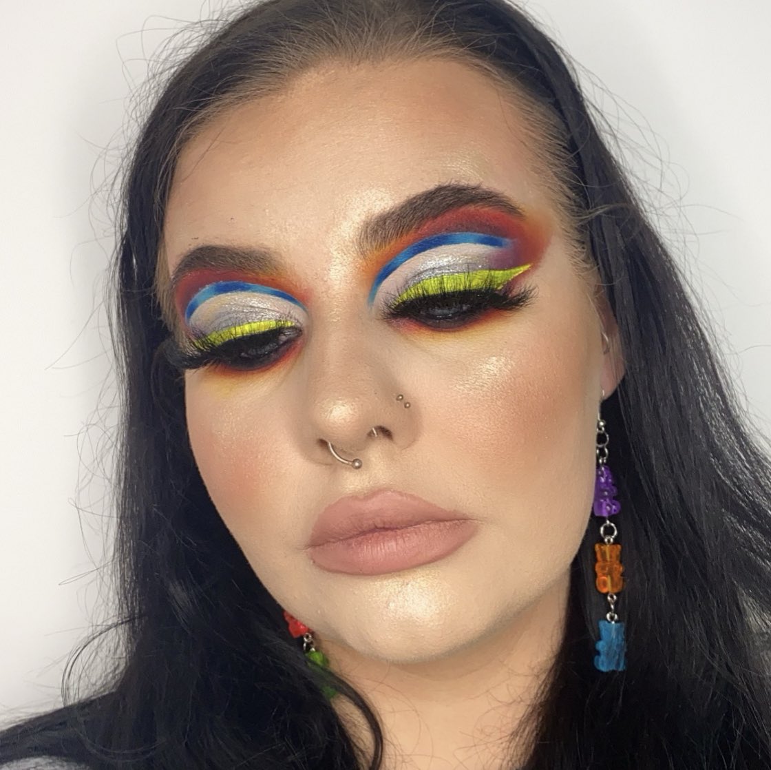 chloetmakeup's tweet image. A new look🤩