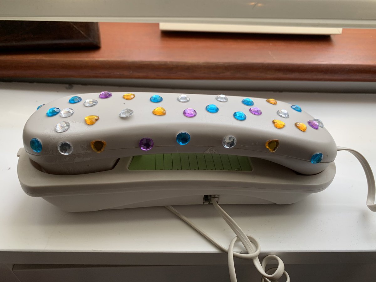 BiggGrumpy's tweet image. When you live with girls nothing is random !