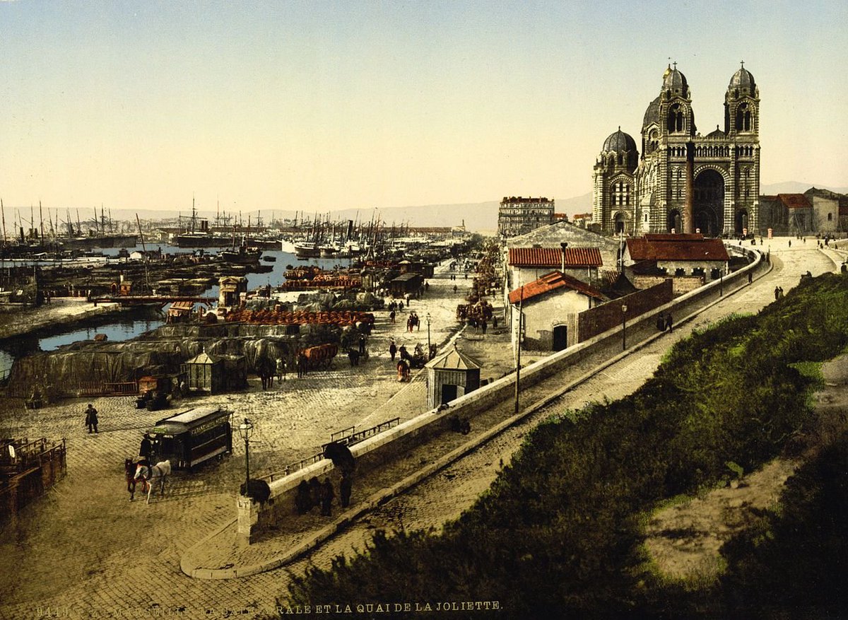 Massive new basins were built along the quai de la Joliette to the north of it, transforming the geography of the city. This was spurred on by the conquest of Algeria (1830) and later on the opening of the Suez Canal (1869) which gave the city direct access to East Asia.