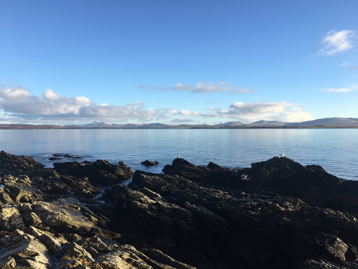 CarraigIslay's tweet photo. After a light dusting of snow earlier on #Islay and the Paps of #Jura (distance), with one day to go in #2020over things have turned out #OK at ‘OK Rock’ #PortCharlotte 😎 @ThisIsIslay @ArgyllCruising @wildaboutargyll @Argyll_IslesApp @VisitScotland https://t.co/FL5TTK4bps