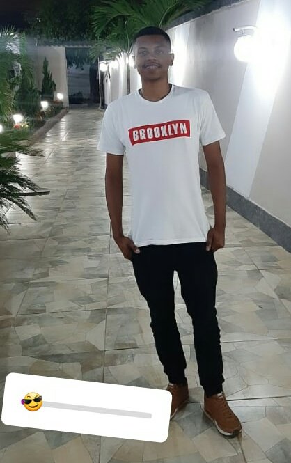 _isaqueb_'s tweet photo. Sigo sempre sorrindo. ☺
#guiadoporDeus https://t.co/OGHD3bvlz0