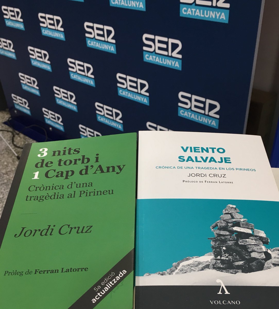 Avui, que fa 20 anys del pitjor temporal de torb, hem parlat de “Viento Salvaje” de @Volcano_Libros i “3 Nits de Torb” de <a href="/simbol_editors/">Símbol Editors</a>, a “Aquí, amb Josep Cuní”, de <a href="/SERCatalunya/">SER CATALUNYA</a> 
Gràcies, <a href="/fredi_vincent/">Frederic Vincent</a>, per l’entrevista (minut 43 del podcast): cutt.ly/mje1m9p