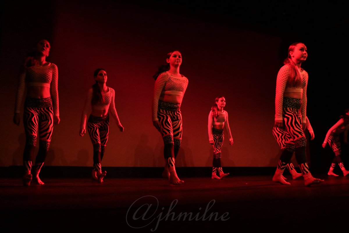Born2MoveDance's tweet photo. 2020 Born To Move Production 
Theatre Hawke's Bay @theatrehawkesbay
'Decades of Dance'
.
1980s - Koladi Ola
.
Photo 📷 Janet Milne
.
#decadesofdance #dance #performance #jazz #tap #musicaltheatre #hiphop #contemporary #borntomovedance #theatrehawkesbay https://t.co/qYmIgbtpNj