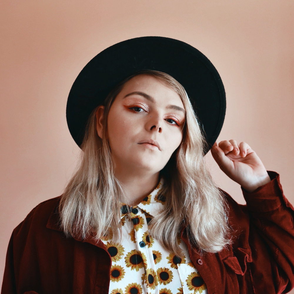 TEDxBrisbane's tweet photo. @LeonieKingdom is an indie-folk Singer/Songwriter from Hervey Bay, Queensland. She is best known for her honest lyrics and her haunting vocals. 

#TEDxBrisbane #TEDxBrisbane2020 https://t.co/x19NJSkbFp