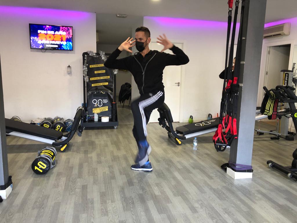 98gravitymadrid's tweet photo. Terminando el 2020 poniéndonos "a punto" para el 2021. 

#RecuperaciónFuncional #ConSaludMásFuertes #Salesas #AlonsoMartínez #EntrenamientoFuncional https://t.co/qezjkHUg5p