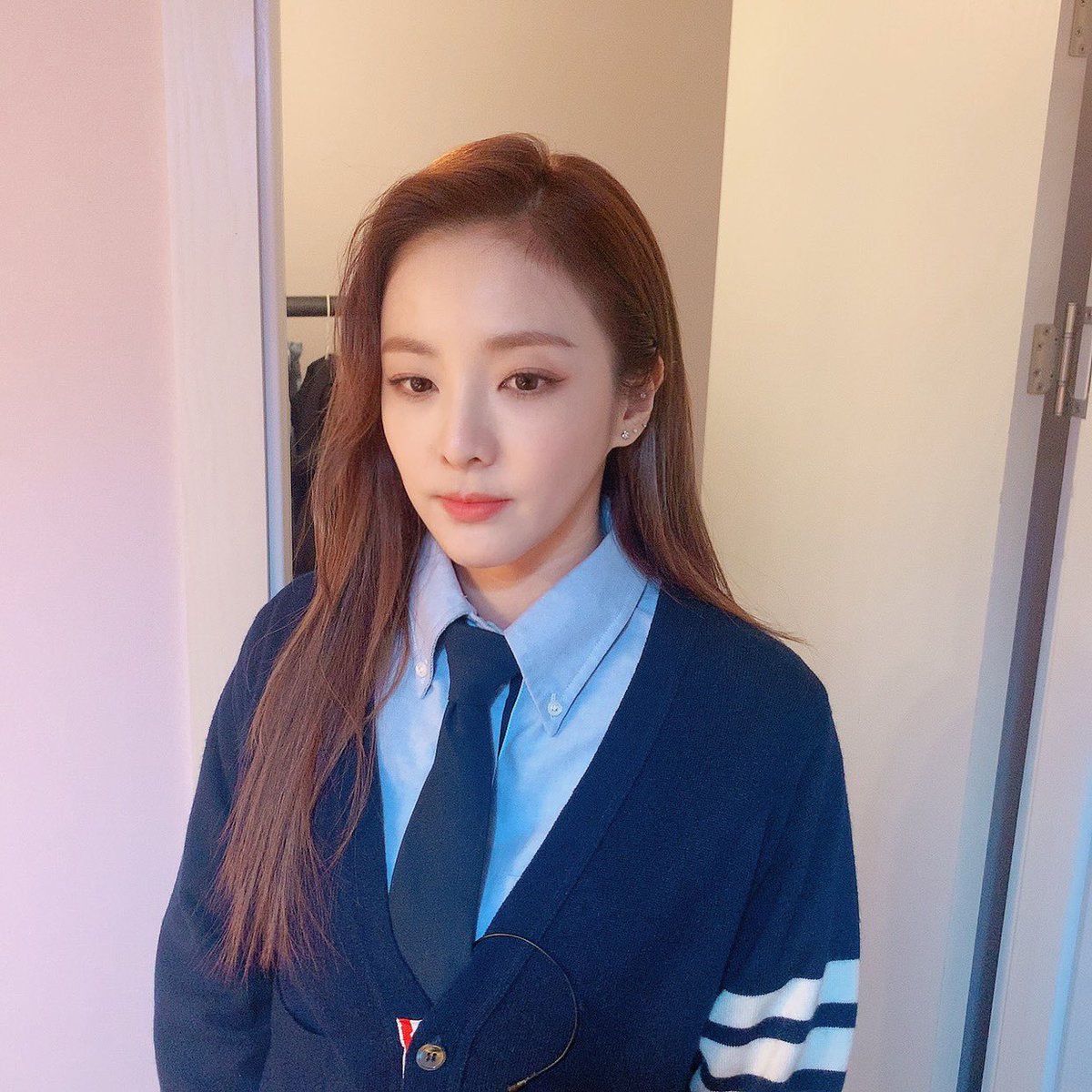 krungy21's tweet photo. 2020년을 보내며... #2020 👋🏻 https://t.co/oOAjiXzwbZ
