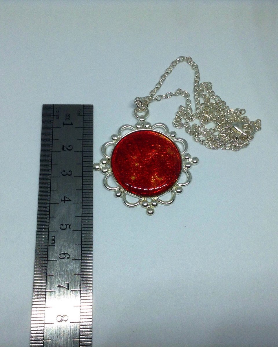 ArtisanJByViv's tweet image. Red and Yellow Pendant, Sunset Pendant, Bright Resin Necklace, Colourful Jewellery, Summer Dress Jewelry, Female Birthday Gift tuppu.net/3122c2c #Etsy #BeadsofCreation #SisterBirthdayGift