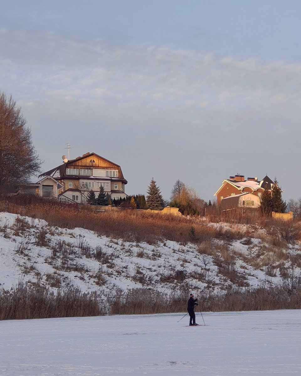 DecemberYay finally sone snow! Best part about December - sun is always just above the horizon, making it look like sunrise or sunset all day long. This December was also unusually sunny - almost a full week without clouds