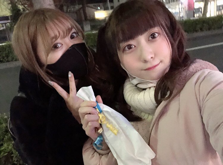 Rika_lore's tweet photo. あゆりちゃんとももかさんから！
プレゼントもらいました、、ありがとう🥺💓

とりあえず6月には遠征するしかだな〜〜！ https://t.co/GSTVXJt4NY