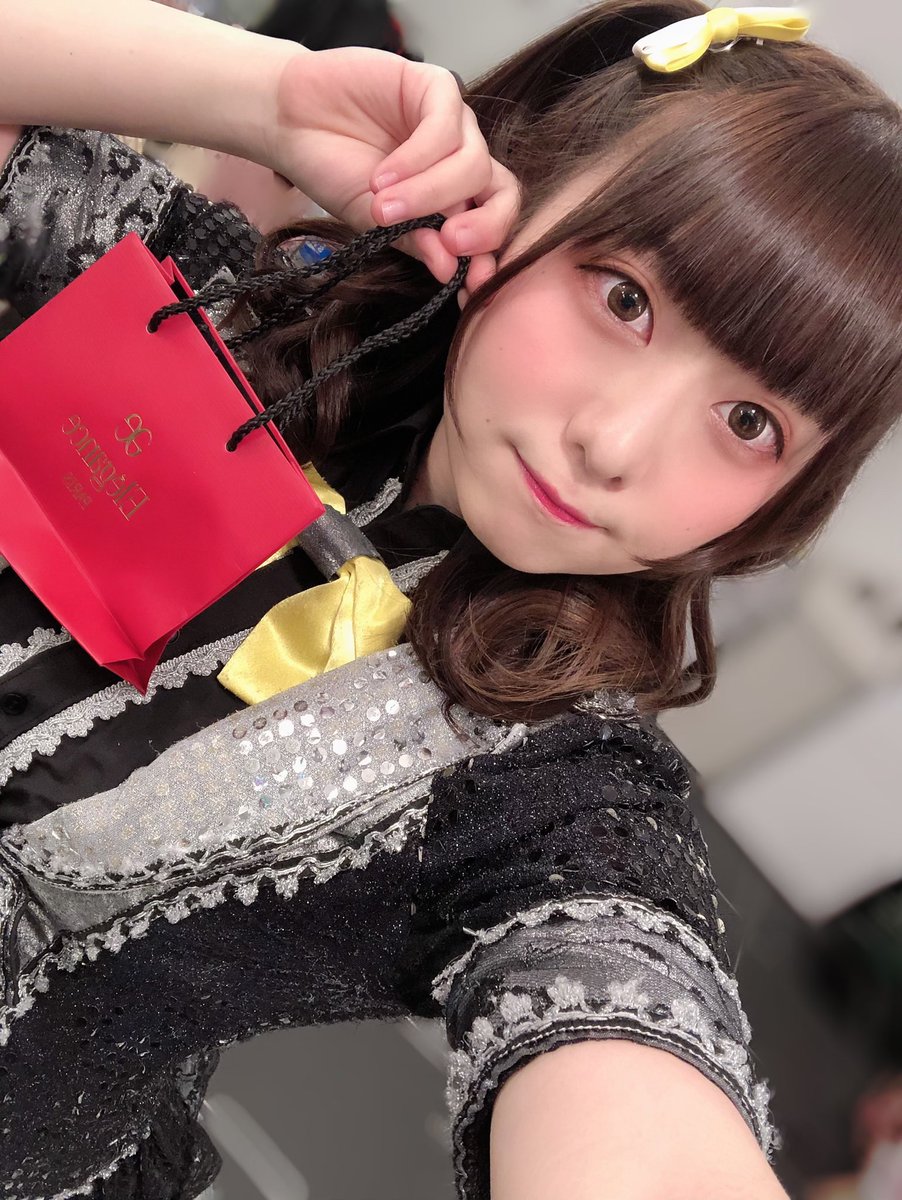 Rika_lore's tweet photo. あゆりちゃんとももかさんから！
プレゼントもらいました、、ありがとう🥺💓

とりあえず6月には遠征するしかだな〜〜！ https://t.co/GSTVXJt4NY