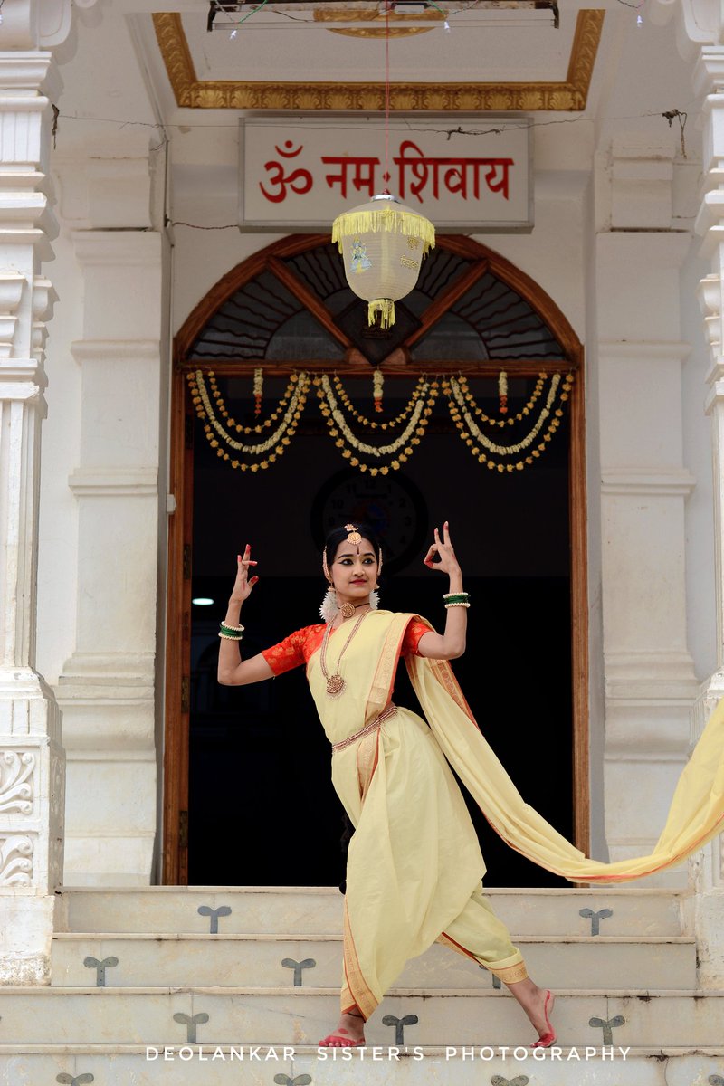 DeolankarS's tweet photo. "I am Shakti, as well as Shiva. I am everything male and female, light and dark, flesh and spirit. Perfectly balanced in one single moment lasting an eternity...!"
.
Do Follow Us On Instagram https://t.co/cKteisk4yz
.
#bharatnatyam #India #nikonphotography #Dance #LordShiva https://t.co/Xkc4Ep6qQX