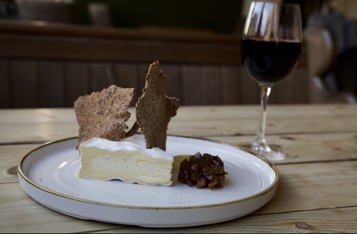 thegintrapinn's tweet photo. One of the best things about this time of year has to be the cheese, don't you agree?

Our guests love tucking into our #cheeseselection all year round, but it's particularly popular during the festive season. Oh how we wish we could be serving this up for you today!

#norfolk https://t.co/iBLqo0FKOk