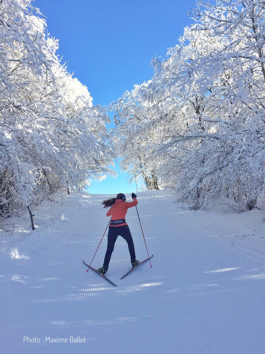 OTBelley_BB's tweet photo. Plateau de Retord à moins d'1h30 de Lyon et de Mâcon.
Tout le domaine de fond et raquettes est ouvert.
Pour les enfants : club Piou-Piou avec remontée en poney, luge, luge-joering, airboard, visite de bergerie et découverte astronomique.
https://t.co/By6m9FK0M7
#lainpourvous https://t.co/t3ID0scj0a