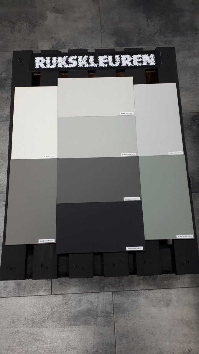 Elke week bij Sikkens Gorinchem een van de zes Rijks kleur groepen uitgelicht.

Voor de laatste week zijn de Rijks Grijzen aan de beurt. Voor welk project zouden jullie deze coole kleuren gebruiken?
#rijkskleuren #sikkenscenterzuidholland #sikkenscentergorinchem #grijs