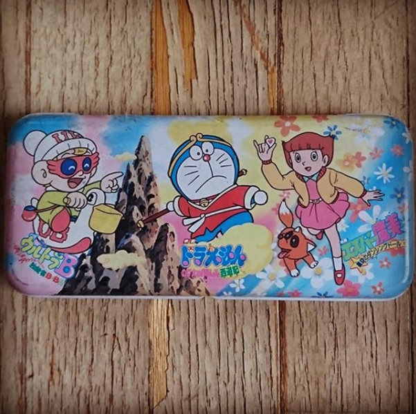 大谷たらふ Tarafu Otani 映画ドラえもん のび太の新恐竜 Opタイトルパートの前半部を描かせていただきました 演出は神風動画 横嶋俊久さんです 写真は子供の頃に買ったドラえもん映画のペンケース 小学生の頃友達と見に行きました めぐりめぐって 大谷たらふ Tarafu Otani 映画ドラえもん のび太の新恐竜 Opタイトルパートの前半部を描かせていただきました 演出は神風動画 横嶋俊久さんです 写真は子供の頃に買ったドラえもん映画のペンケース 小学生の頃友達と見に行きました めぐりめぐって