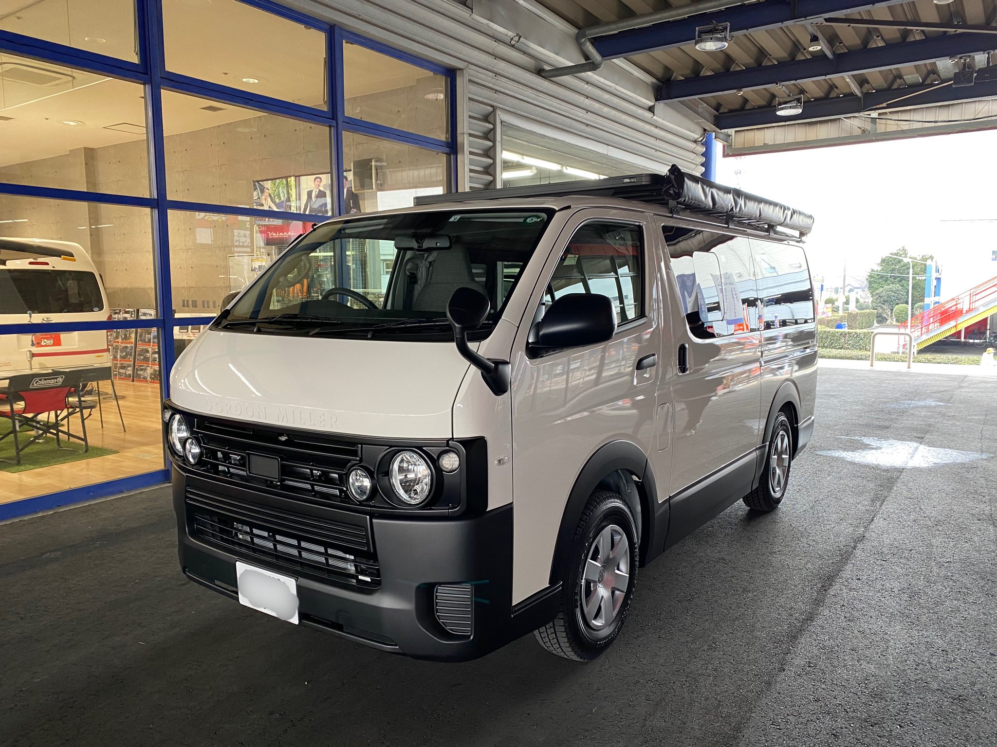 オートバックスカーズかしわ沼南店 今年最後の納車がありました 山梨k様この度は遠方よりv 01のご購入頂き誠に有難う御座いました ゴードンミラー バンライフ ハイエース 丸目ハイエース 納車 T Co Zzggievpxw Twitter