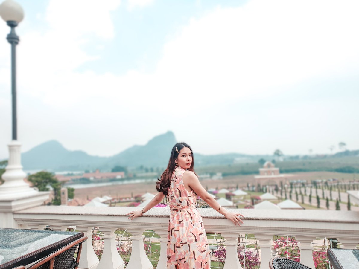 MiSoReview's tweet photo. ร้านอาหาร&amp;คาเฟ่ เปิดใหม่ ! Castello Di Bellagio @พัทยา แกคือไม่เหมือนอยู่พัทยา อินเนอร์อิตาลีมากเวอร์ ปังแบบปังไม่ไหว งบลงทุนหลายร้อยล้านอะแม่ ยอมใจป่ะ 

#รีวิวคาเฟ่ #คาเฟ่พัทยา #รีวิวพัทยา #ปีใหม่2564 #โควิด #โควิดชลบุรี #HappyNewYear #คาเฟ่ชลบุรี https://t.co/mLipNdAJXc