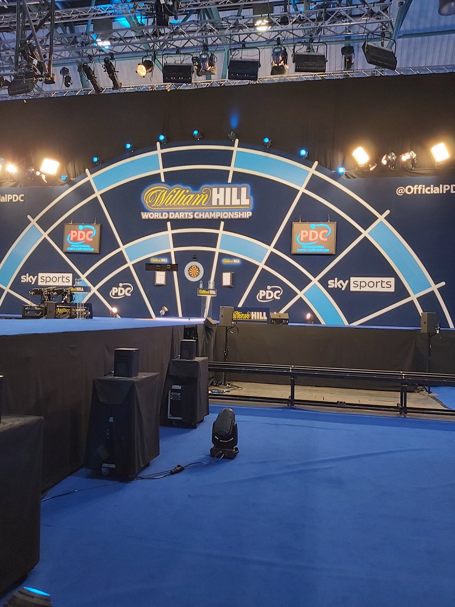 ColinJawsLloyd tweet media