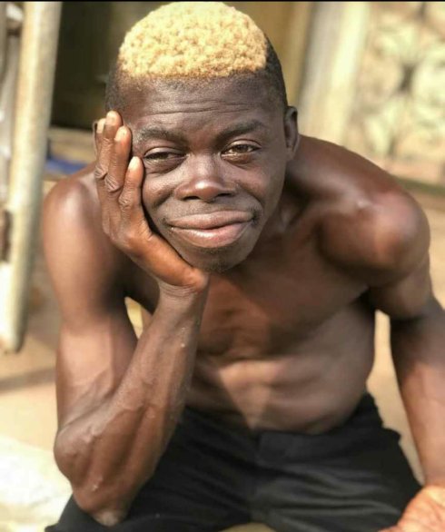 IamEmmy001's tweet photo. @toolzbeib My self I started my garri business earlier this year with just 2 cups of garri, 
I made my first million in less than 4 months , now I am one of the biggest exporter of garri in Nigeria, Since all of una dey mad,

See as lie they smell like soured egusi soup https://t.co/E1xtva9SB6