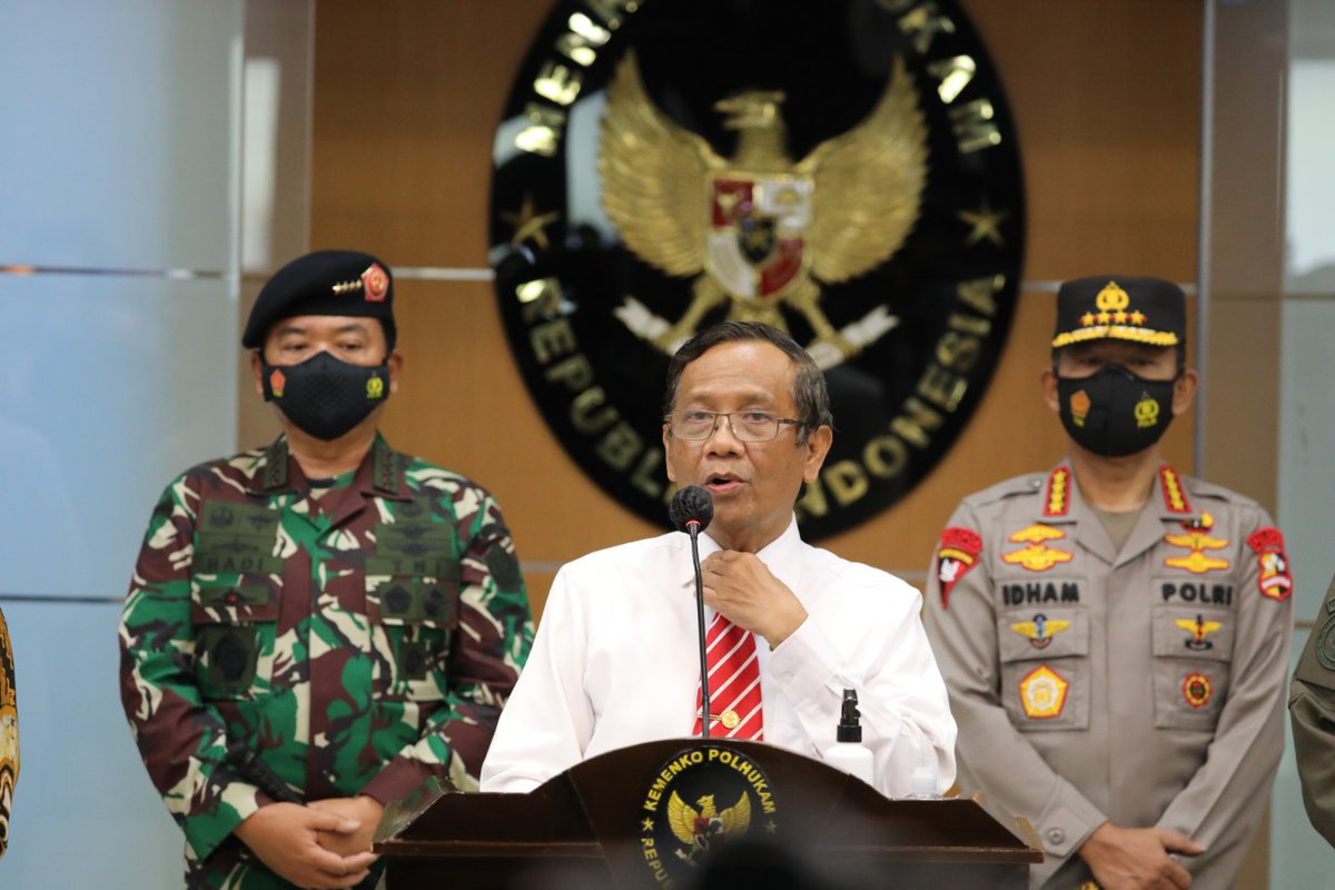 PolkamRI's tweet photo. Pemerintah Resmi Larang Kegiatan dan Penggunaan Simbol/Atribut FPI https://t.co/vNNMi9k2F3 https://t.co/H31xgaK3B6